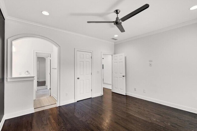 Building Photo - 16 Conifer Cir NE