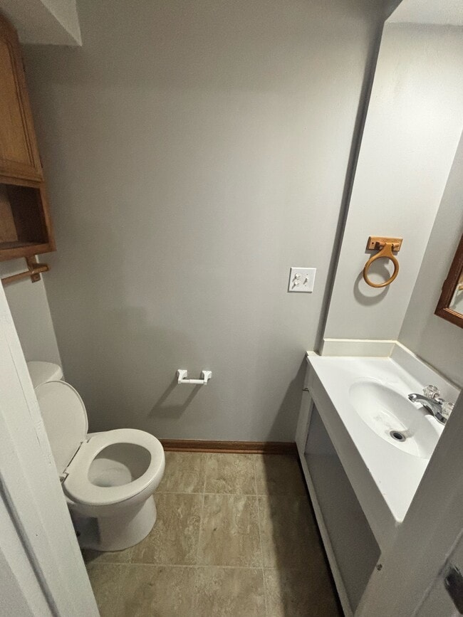 Building Photo - 2226 Parmele St