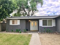 Building Photo - 4 BED 3 BATH BEAUTIFUL HOME!!!