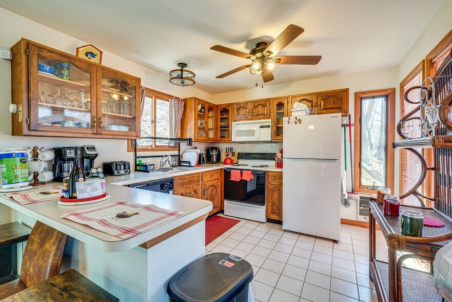 Building Photo - 5317 Woodbridge Dr E