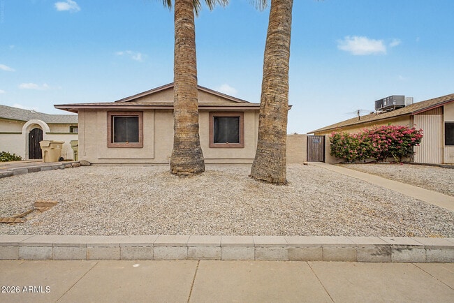 Building Photo - 5232 W Mauna Loa Ln