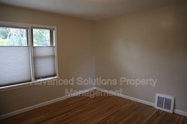 Building Photo - 2950 S Judith St