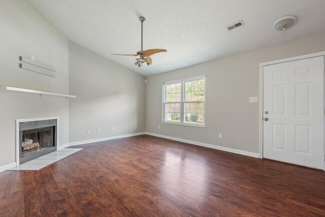 Building Photo - 4629 Woodbridge Ln