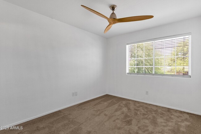 Building Photo - 4245 E Creosote Dr