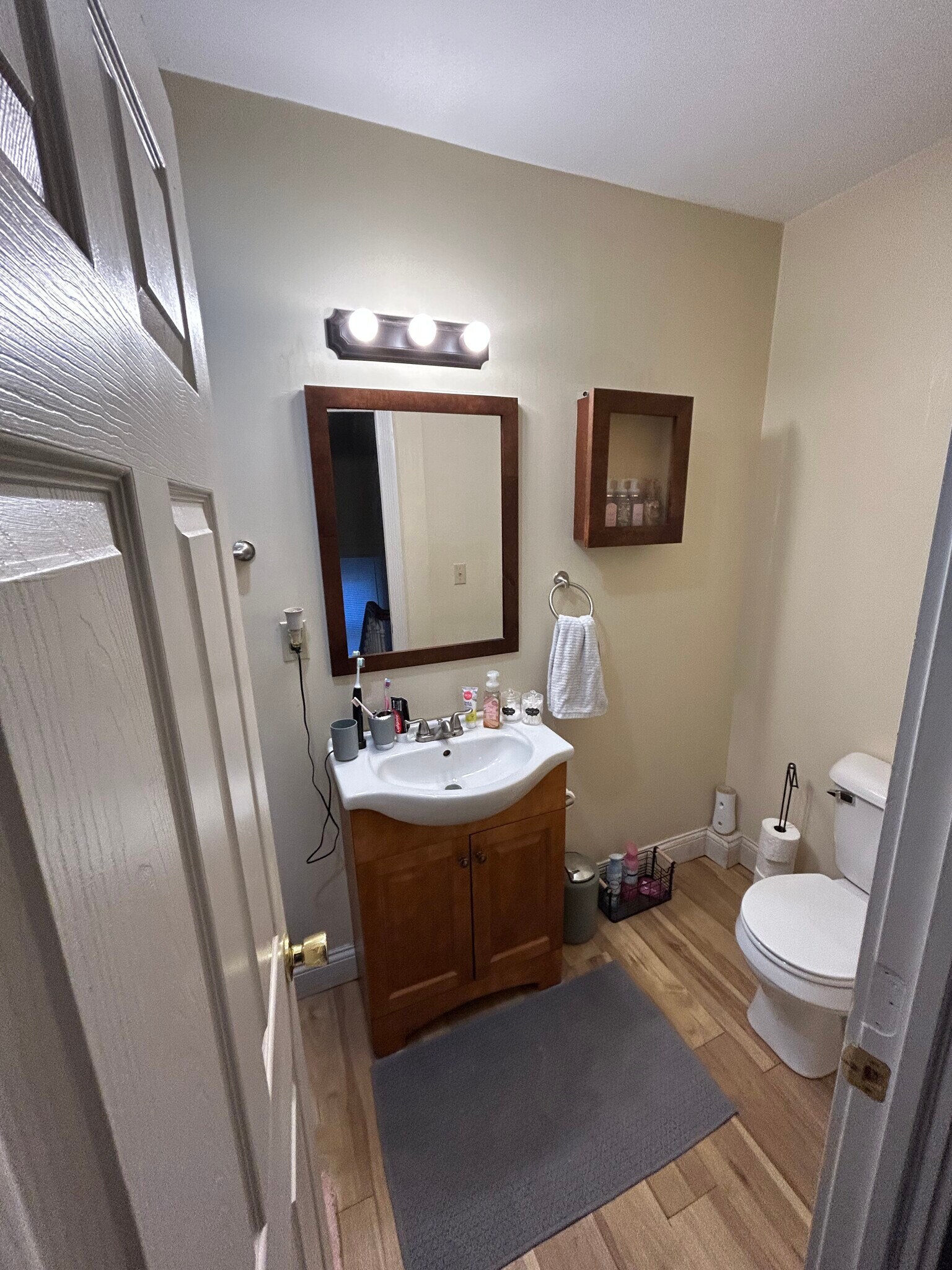 Building Photo - 2154 W Clifton Ave