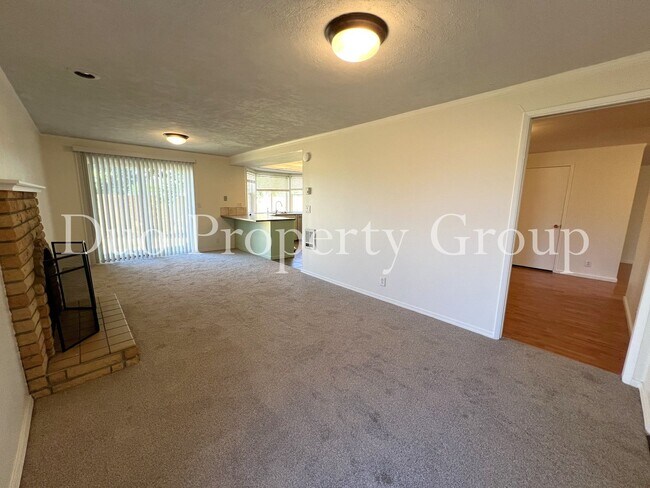 Building Photo - 2035 Harvard Dr