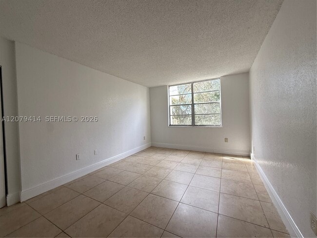 Building Photo - 13100 SW 92nd Ave