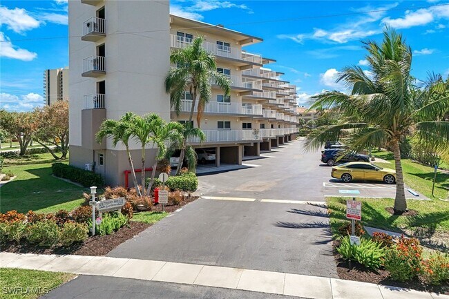 Building Photo - 1141 S Collier Blvd