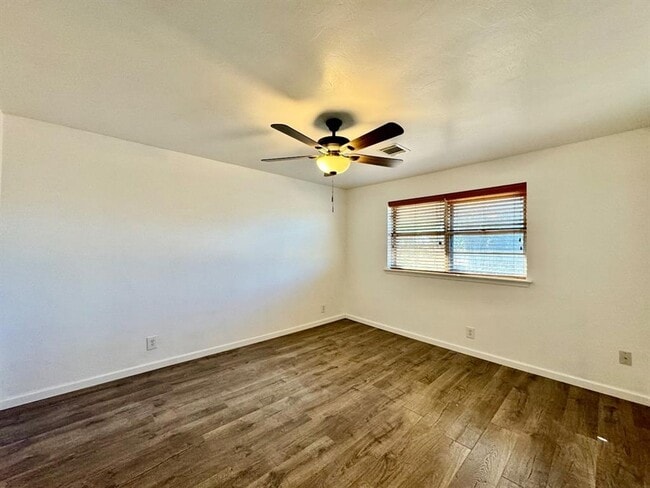 Building Photo - 1509 N Indian Meridian Rd