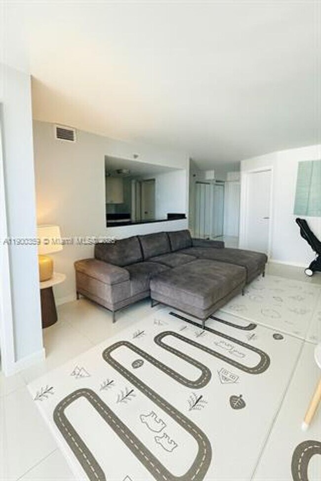 Building Photo - 2401 Collins Ave