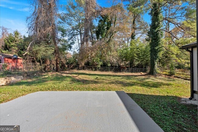 Building Photo - 2142 Cloverdale Dr SE