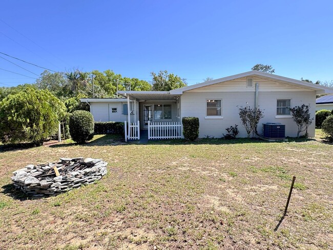 Building Photo - Peaceful 2-Bedroom Home Near Lake Starr