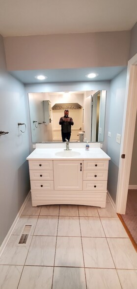 Building Photo - 1576 Dundee Dr