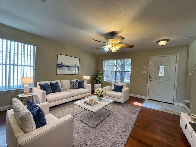 Building Photo - NEW PAINT (MAY 2026)  |  NO CARPET  |  EXCELLENT LOCATION NEAR 151, 1604 & 410