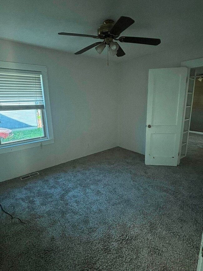 Building Photo - 3 bed 1 bath