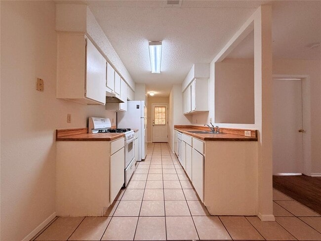 Building Photo - 2301 Whitlow Cove