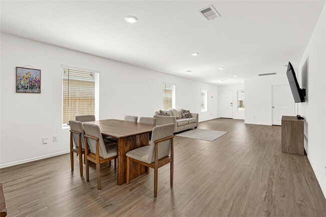 Building Photo - 13765 Kit Run