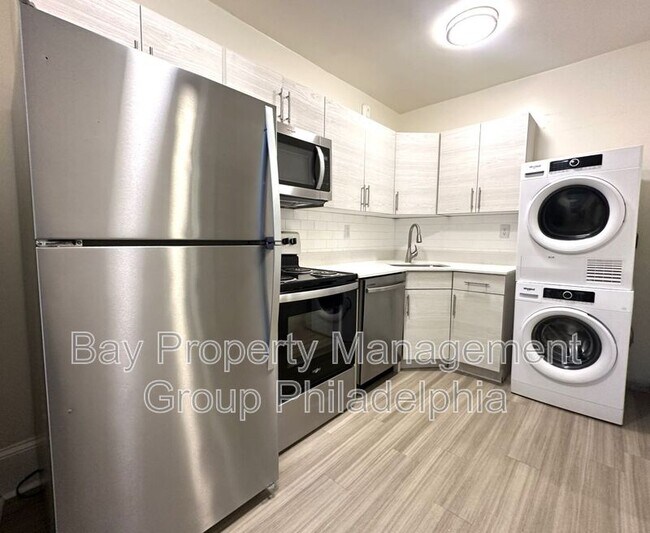 Building Photo - 2809 W Queen Ln