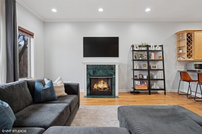 Building Photo - 426 N Noble St