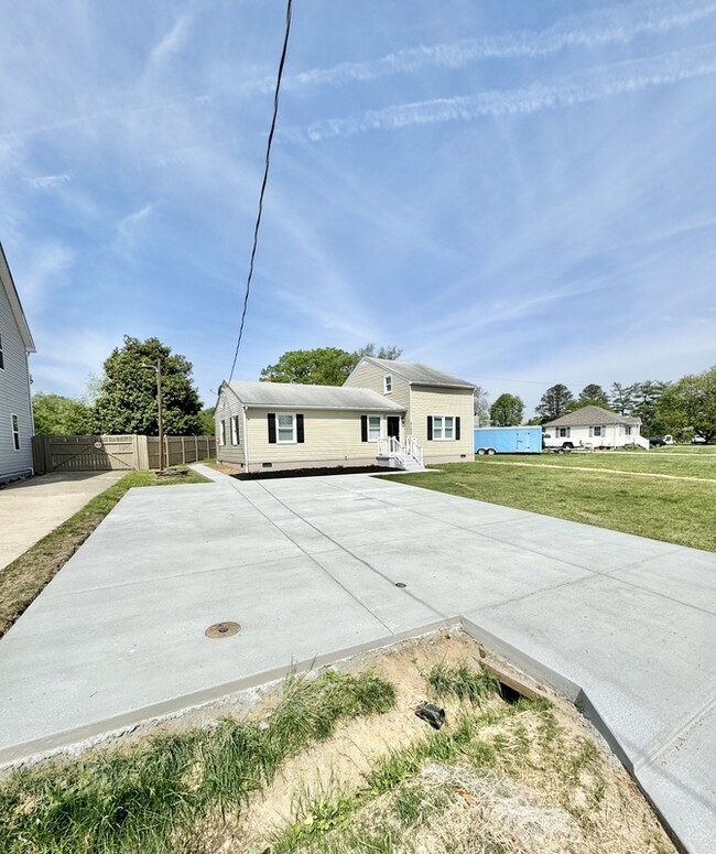 Primary Photo - 11918 Dogwood Ave