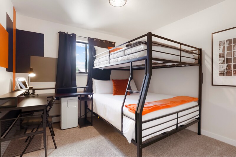 Building Photo - 625 Manhattan Pl