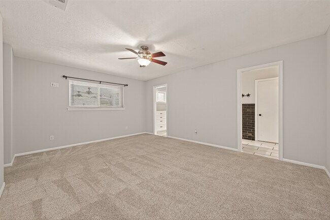 Building Photo - 13418 Paradise Valley Dr