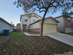 Building Photo - 3 Bedroom 2.5 Baths