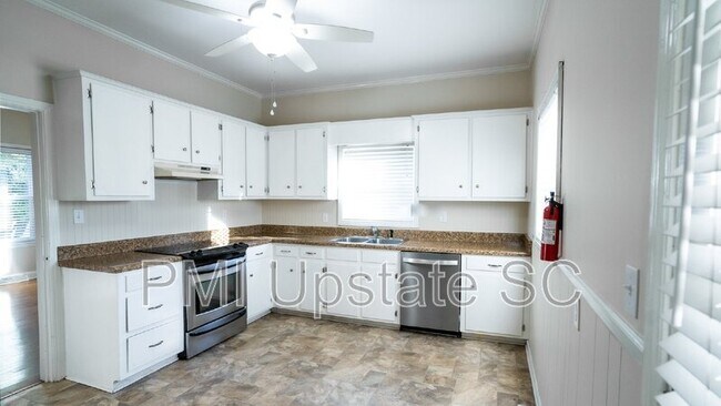 Building Photo - 68 Smythe Ave