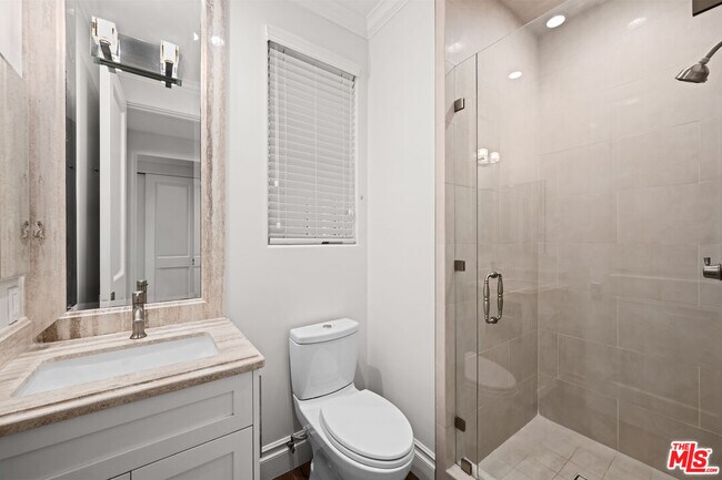 Building Photo - 201c Avenue A