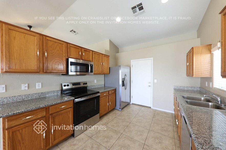Building Photo - 8934 W Encanto Blvd