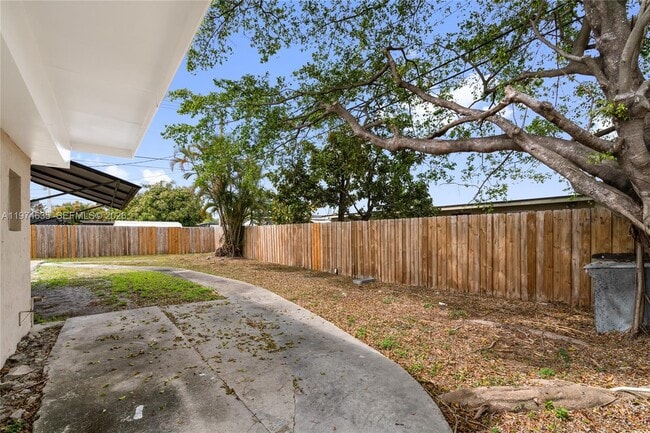 Building Photo - 1381 W 63rd St