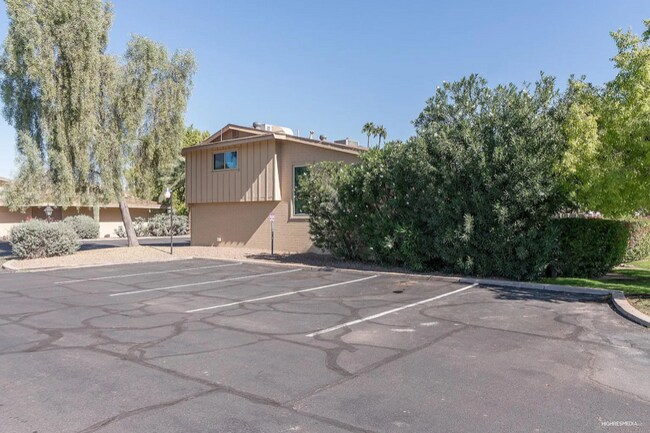 Building Photo - 7628 E Camelback Rd