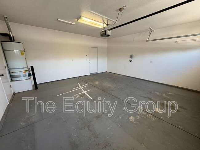 Building Photo - 6226 W Oak Ave
