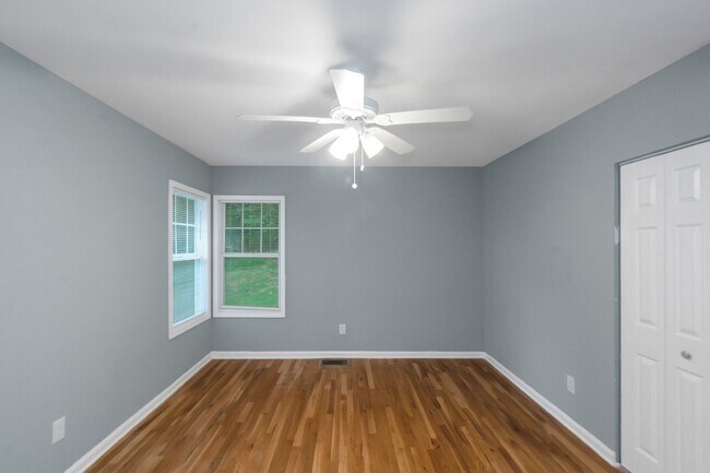 Building Photo - WELCOME HOME!