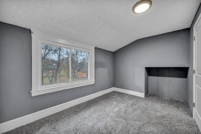 Building Photo - 4730 E 142nd St