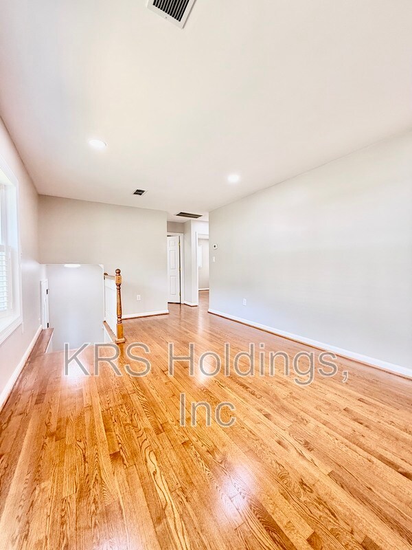 Building Photo - 3931 Forestdale Ave