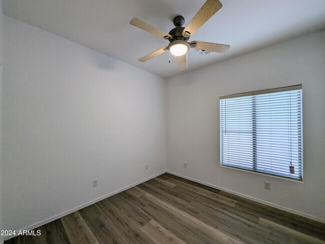 Building Photo - 1530 E Branham Ln