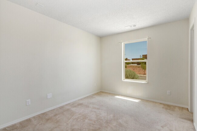 Building Photo - Three Bedroom, 2 Bathroom in newer Subdivision