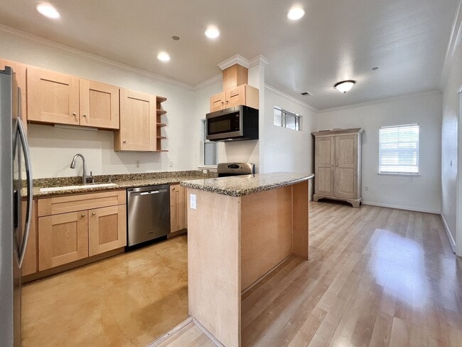 Building Photo - Napa Condo with Double Garage & Private Patios