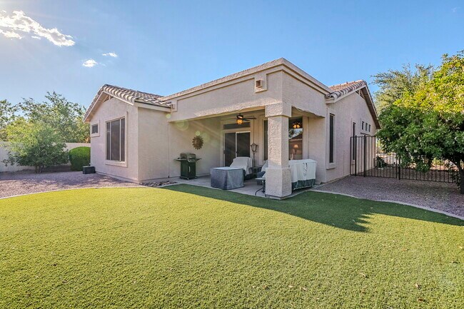 Building Photo - 4269 E Cassia Ln