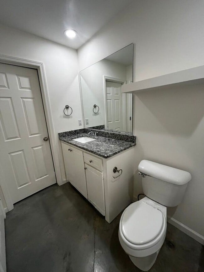Building Photo - Charming 3-Bedroom Retreat in the Heart of...