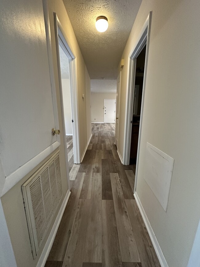Building Photo - 1866 Tryon Dr