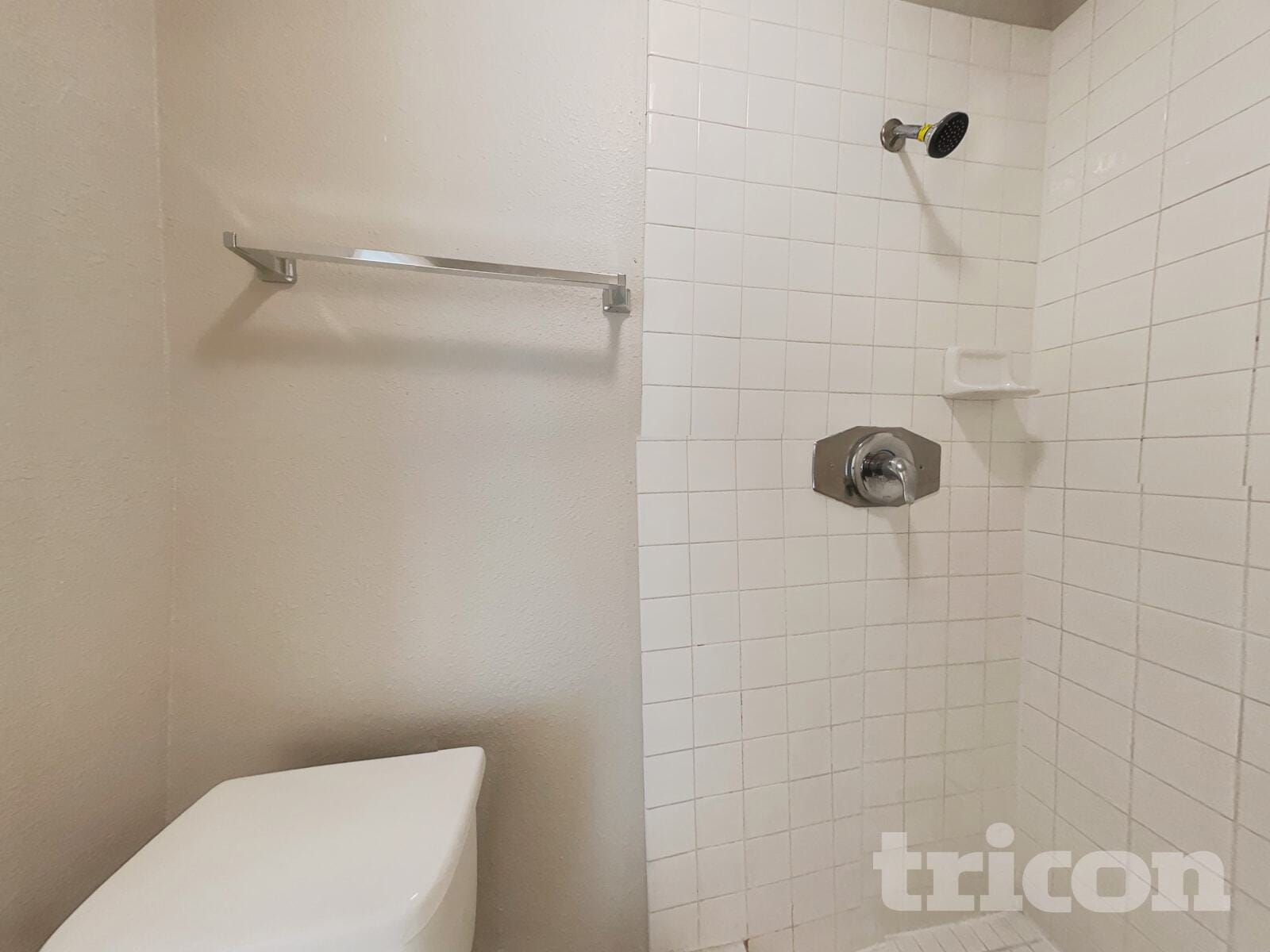 Building Photo - 1408 Highview Rd