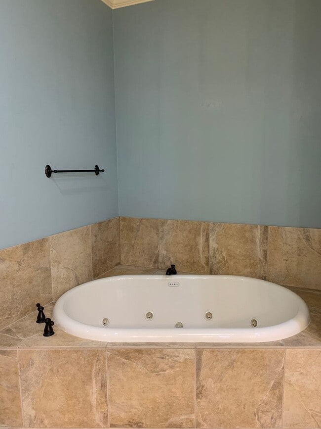 Building Photo - Luxury Garden Home In Tanglewood Terrace!!