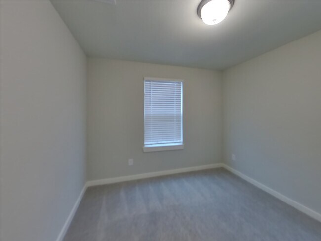 Building Photo - 9835 Willow Creek Commerce Dr