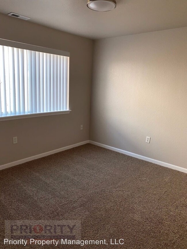 Building Photo - 1101 Desert Hills Cir E