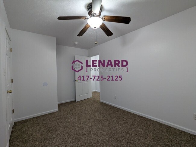 Building Photo - 3 Bedroom Home!