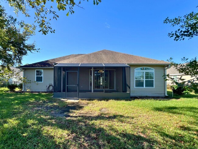 Building Photo - 4/2 with access to amenities, close to base!!