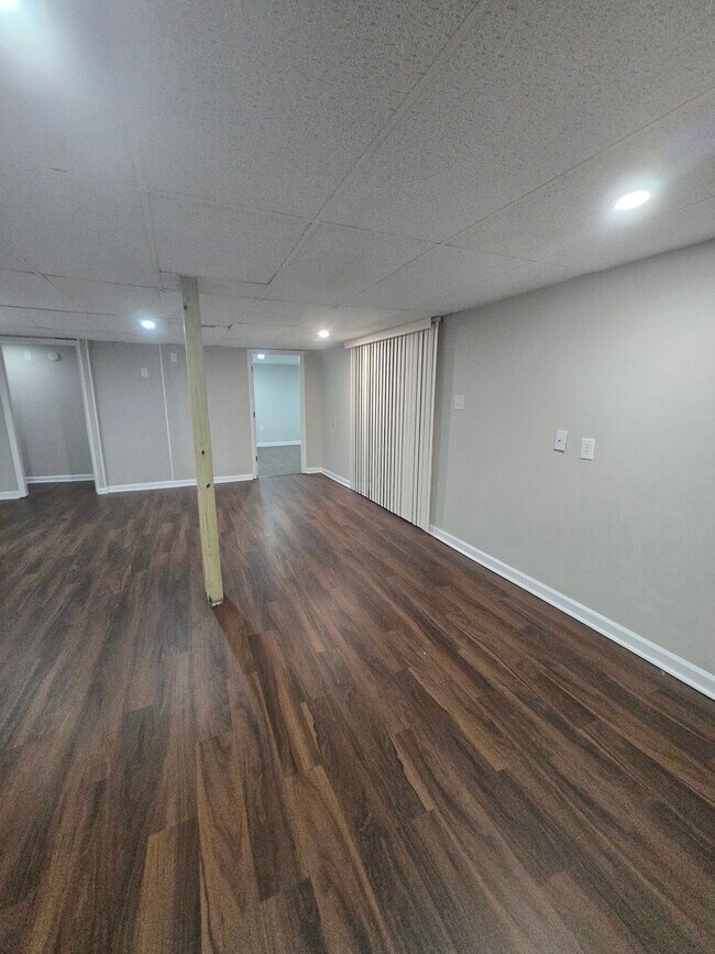 Building Photo - 1569 Colony Park Dr
