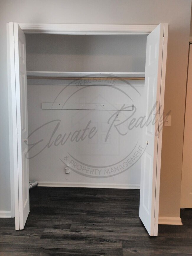 Building Photo - SPECIAL: 1/2 OFF APPLICATION FEES AND 1/2 ...
